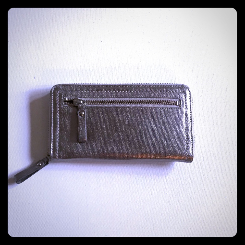NWT Gap Zip Around Wallet